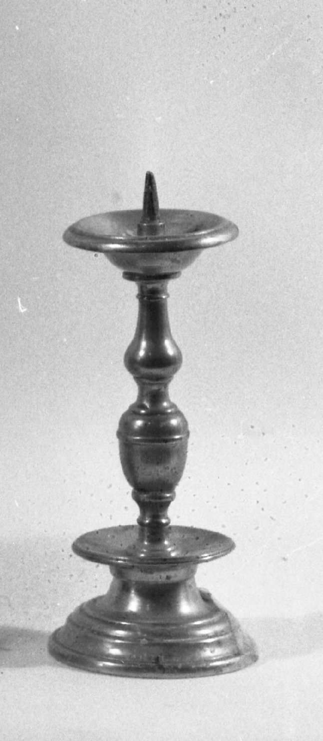 candeliere d'altare, serie - bottega fiorentina (sec. XVII)