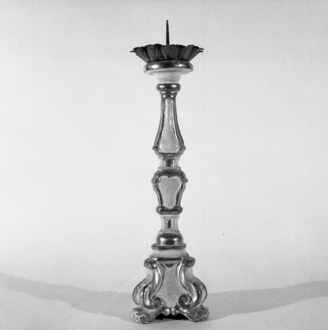 candeliere d'altare, serie - bottega toscana (fine/inizio secc. XVIII/ XIX)