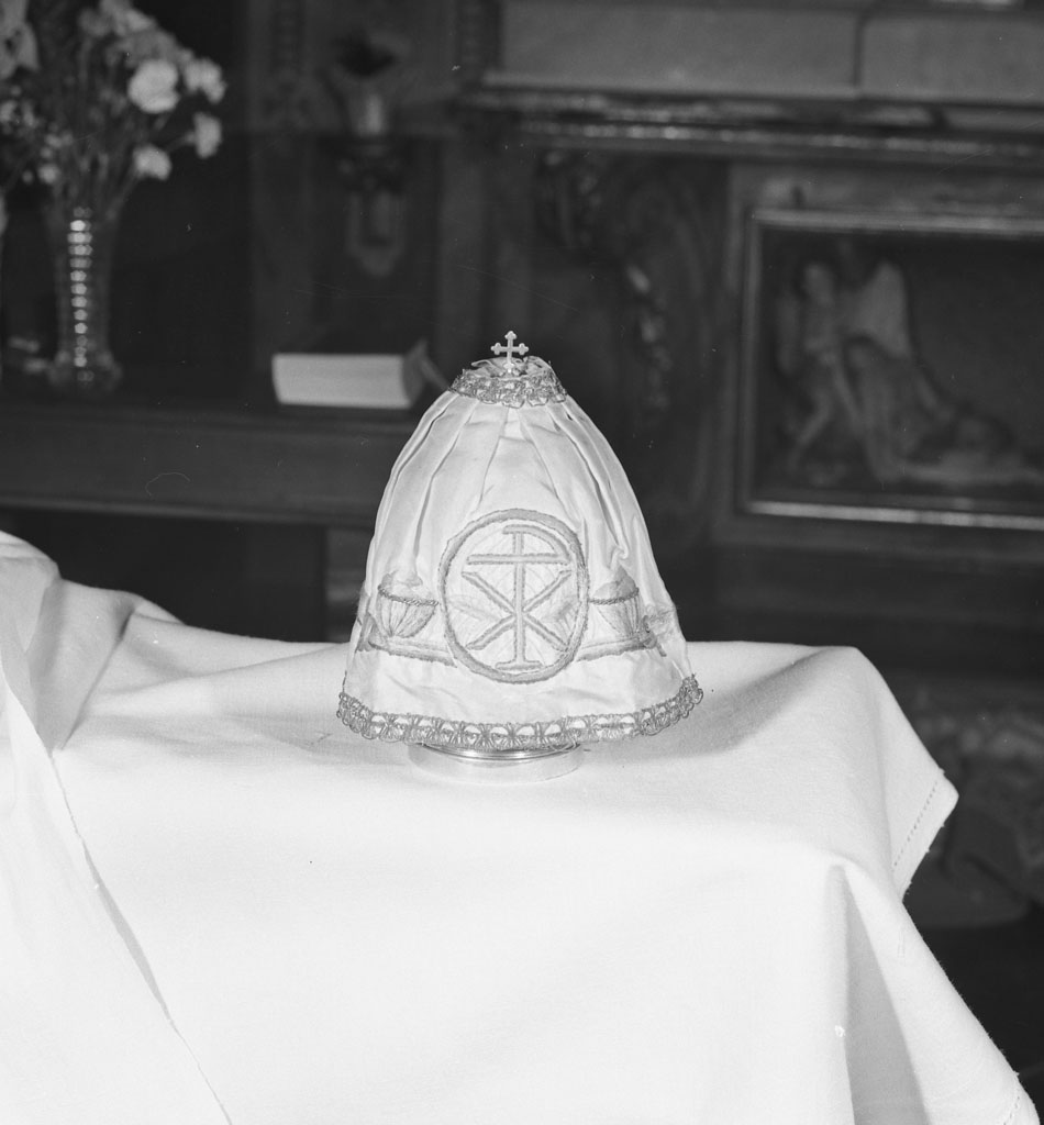 conopeo di pisside - manifattura toscana (fine/inizio secc. XIX/ XX)