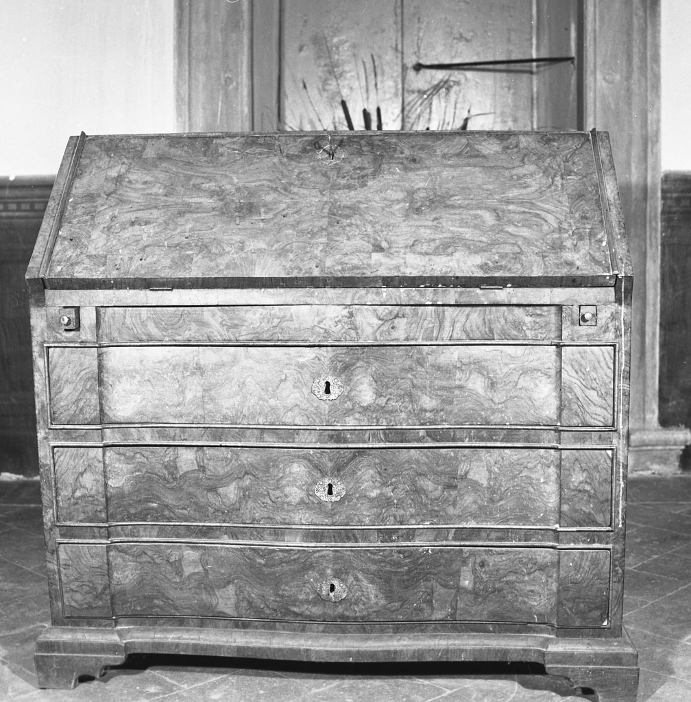 cassettone - a ribalta - manifattura toscana (prima metà sec. XIX)