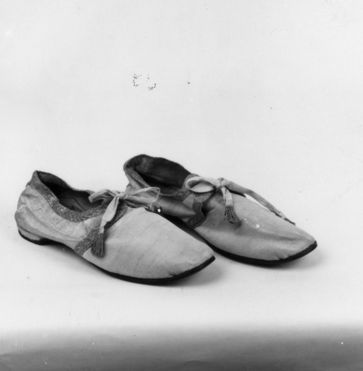 scarpa, paio - manifattura Italia centrale (prima metà sec. XIX)