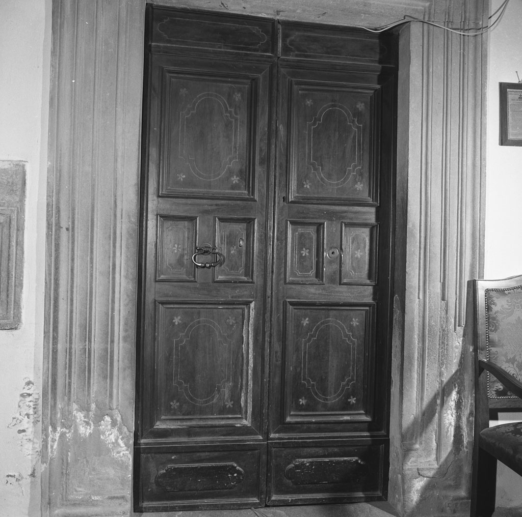 porta - a due battenti - bottega toscana (fine/inizio secc. XVII/ XVIII)