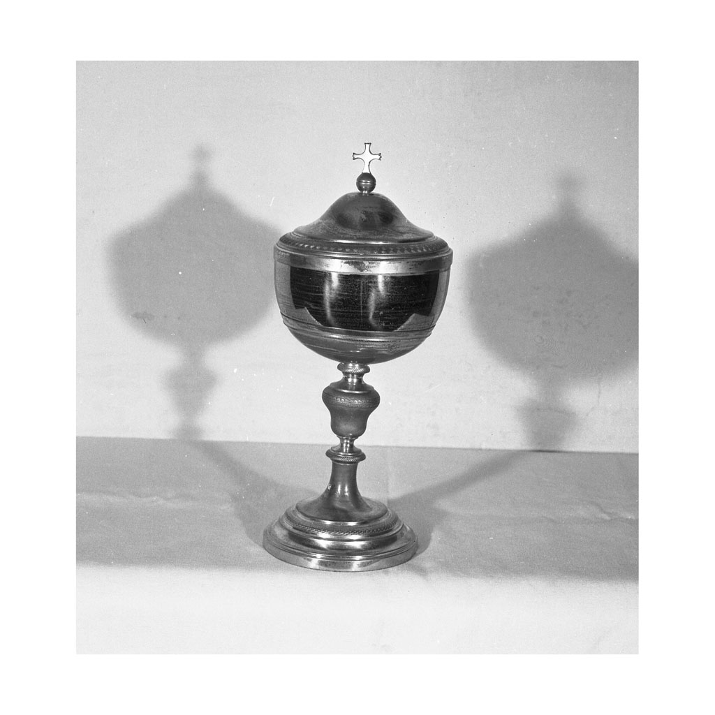 pisside - bottega fiorentina (prima metà sec. XX)