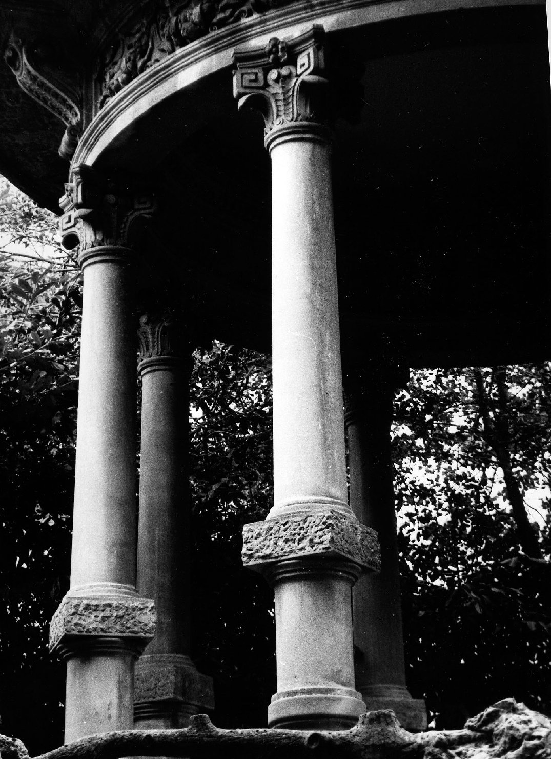 colonna, serie di Petrini Giuseppe (prima metà sec. XX)