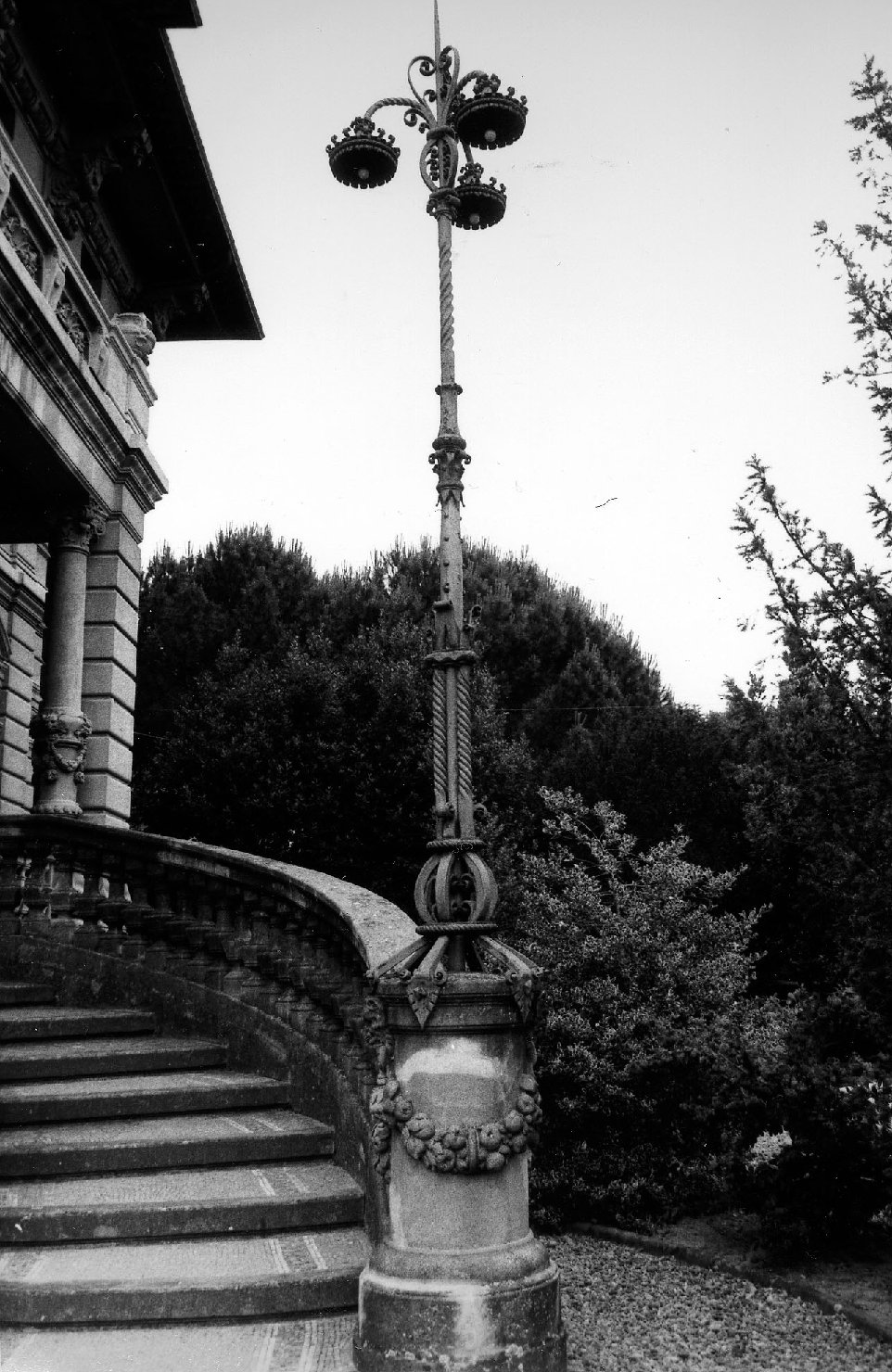 lampione, serie di Bruni Giulio (prima metà sec. XX)