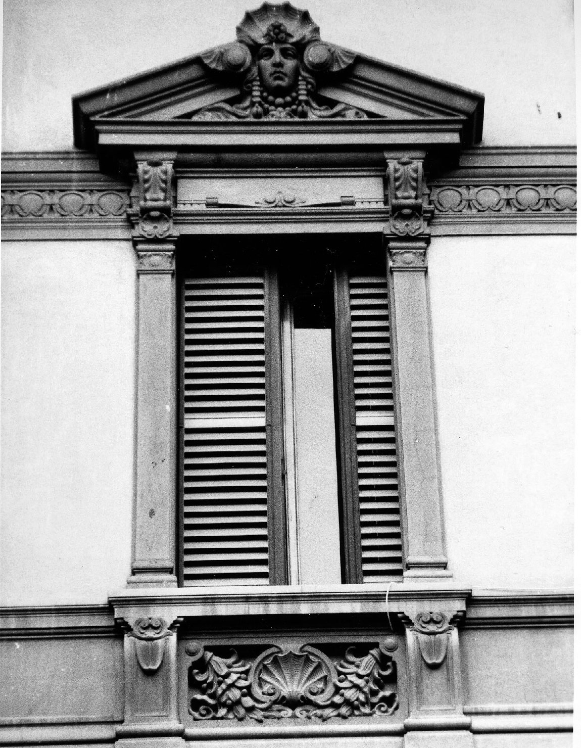 mostra di finestra di Petrini Giuseppe (prima metà sec. XX)