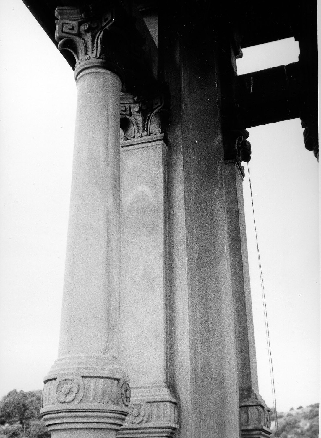 colonna, serie di Petrini Giuseppe (prima metà sec. XX)