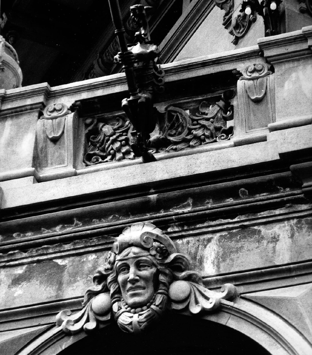 drago (portabandiera) di Bruni Giulio (prima metà sec. XX)