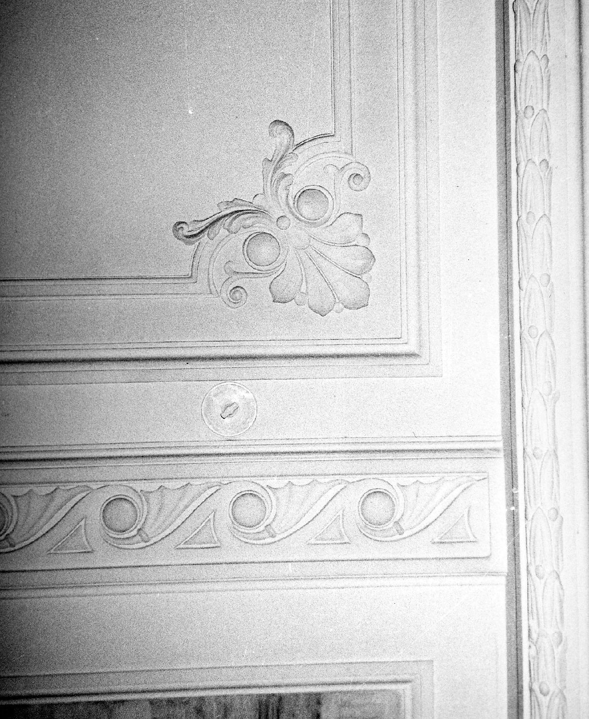 decorazione plastica, complesso decorativo di Fini Alfredo (prima metà sec. XX)