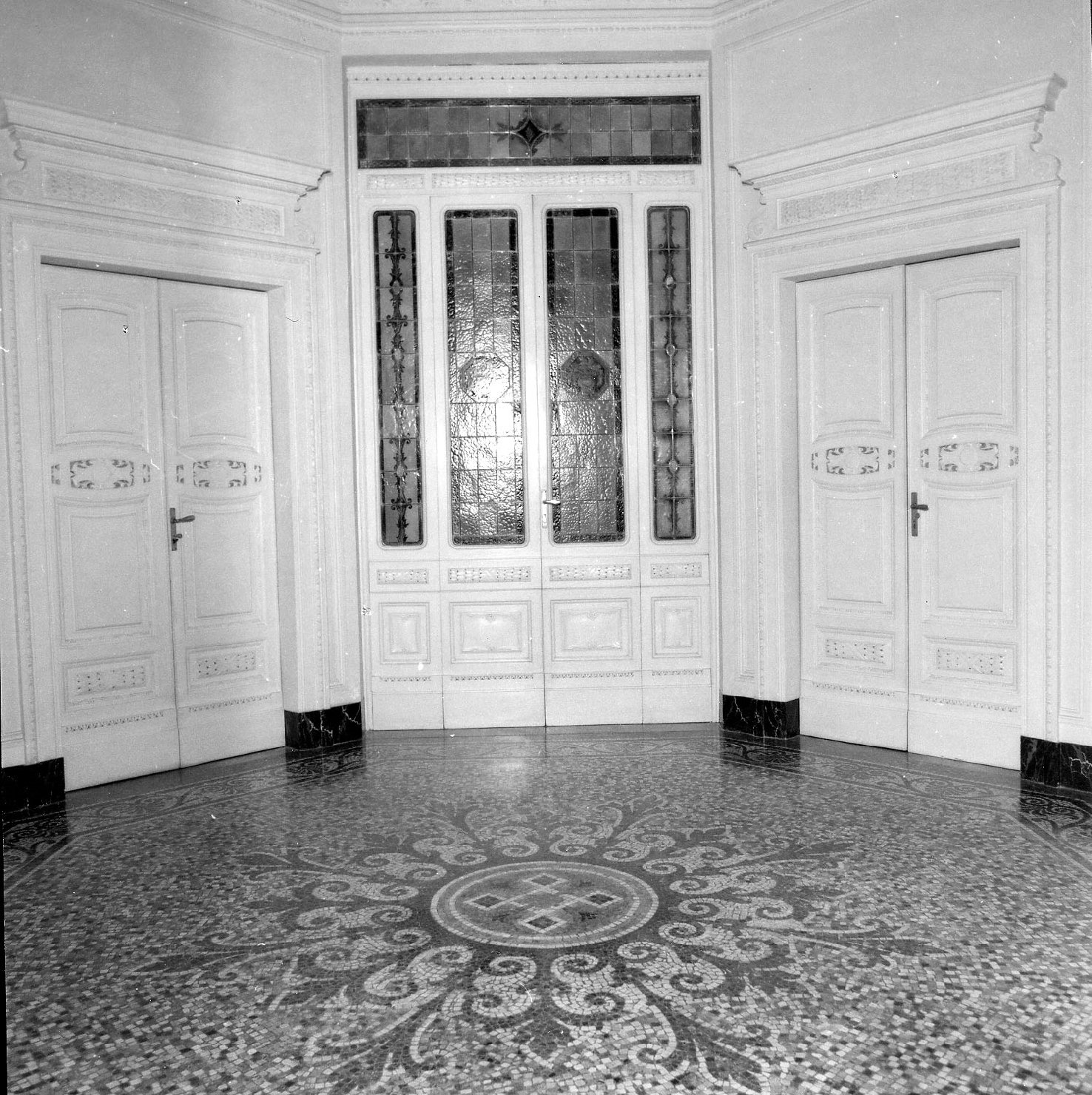 mostra di porta, serie di Fini Alfredo (prima metà sec. XX)