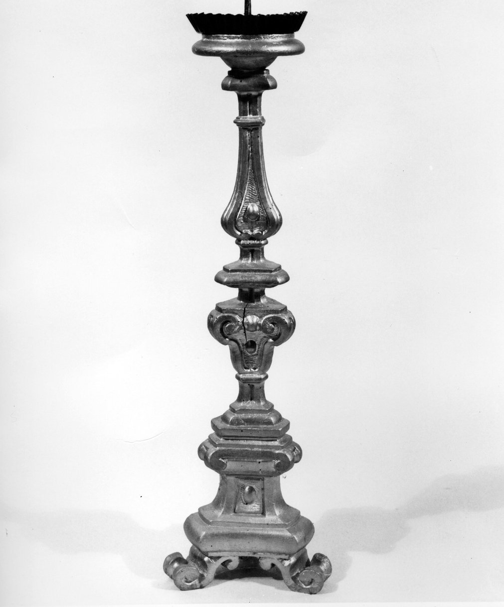 candeliere d'altare, serie - bottega toscana (sec. XVIII)