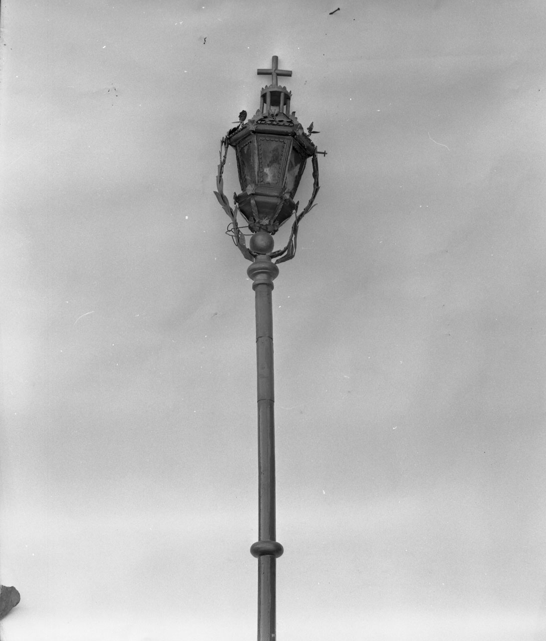 lanterna processionale, serie - bottega toscana (seconda metà sec. XIX)