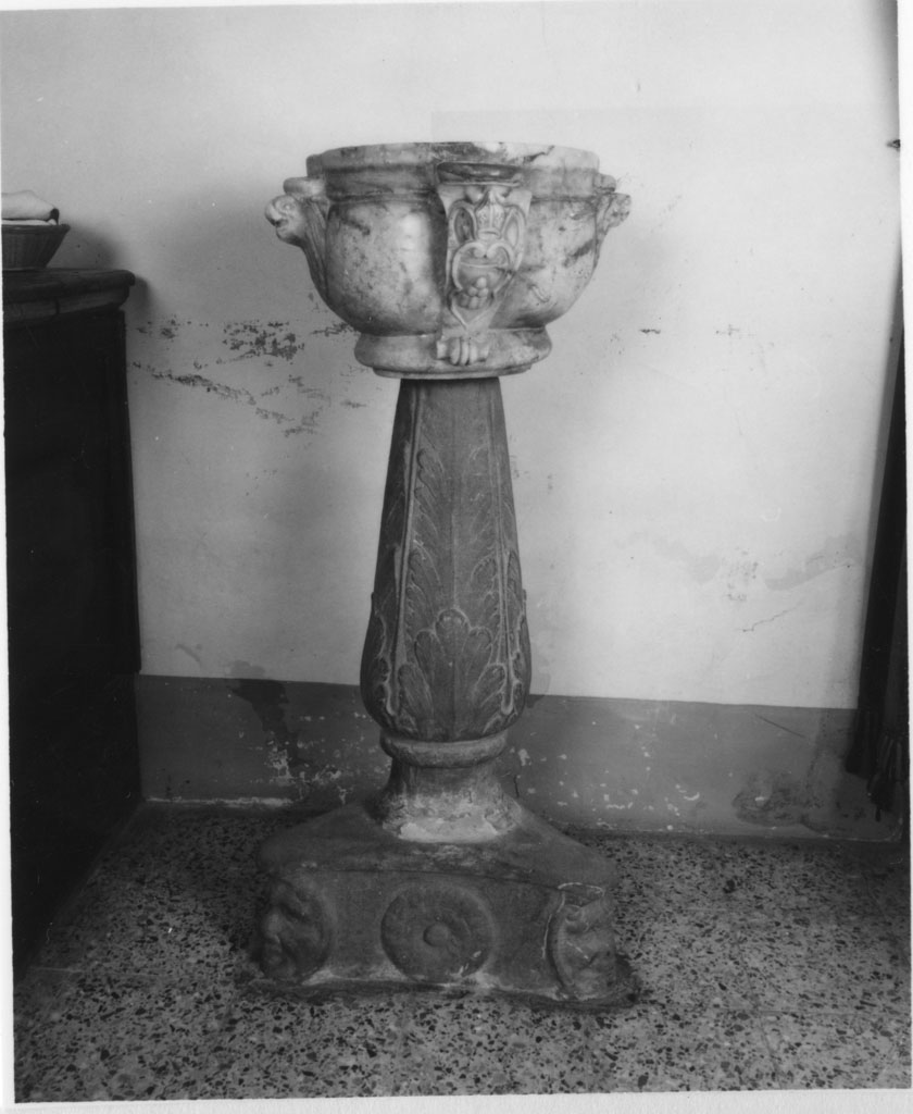 acquasantiera - bottega umbra (secondo quarto sec. XVII)