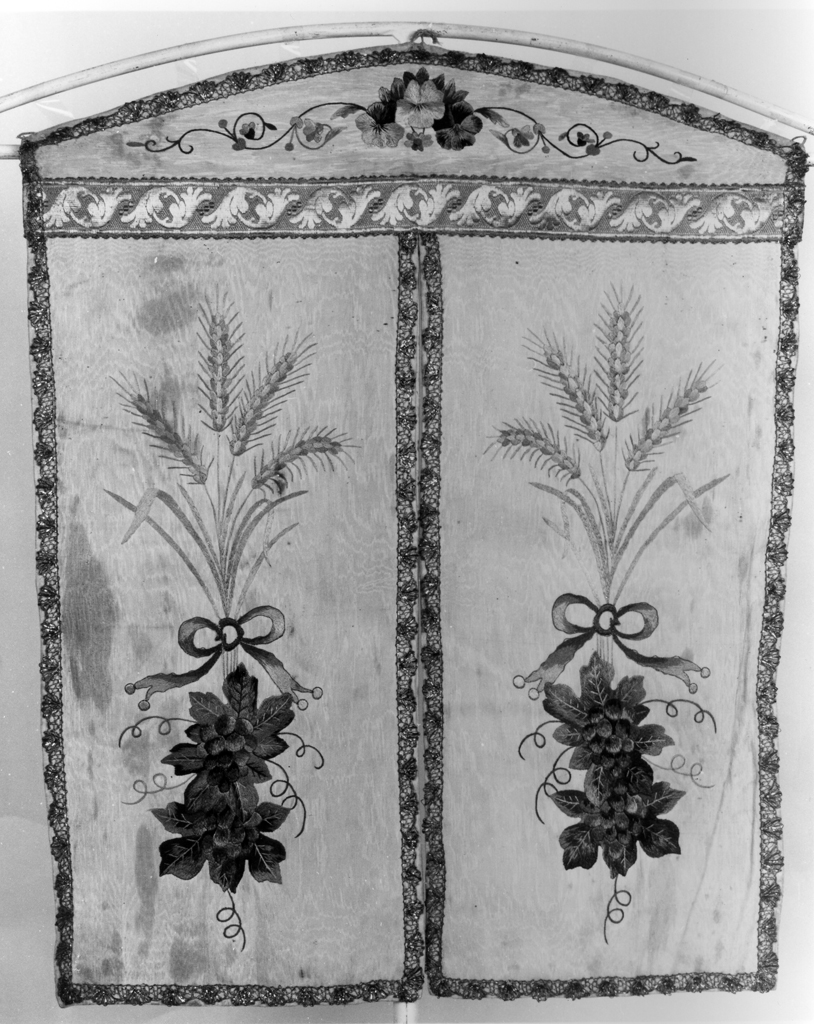 conopeo di tabernacolo - manifattura toscana (seconda metà sec. XIX)