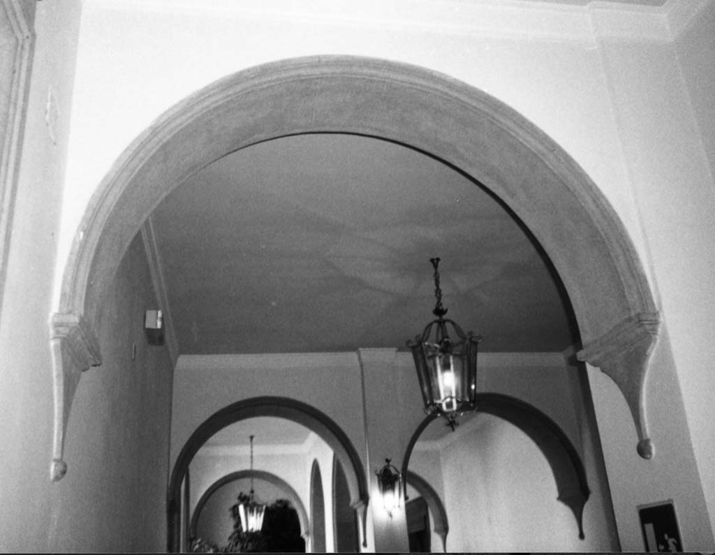 archivolto, serie - bottega toscana (terzo quarto sec. XX)