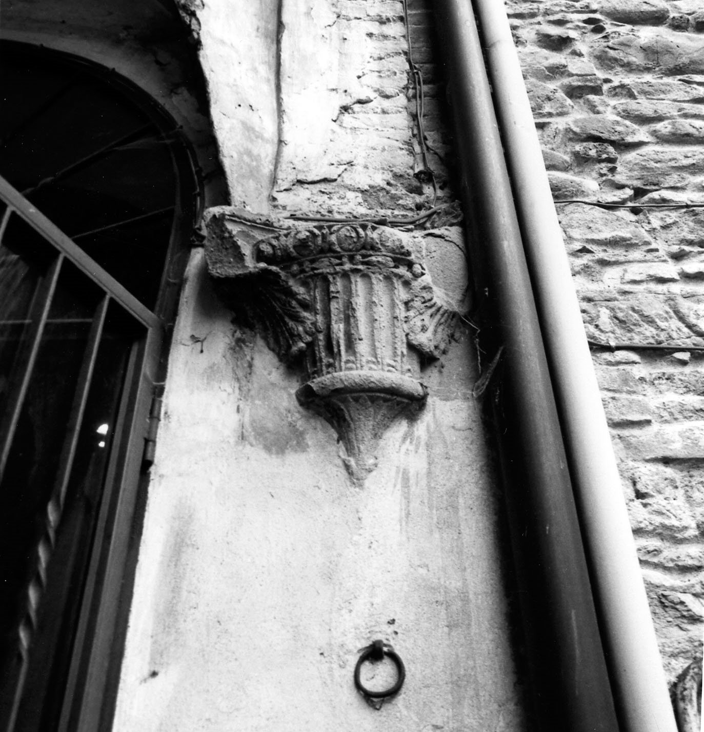 capitello composito - bottega toscana (sec. XVI)