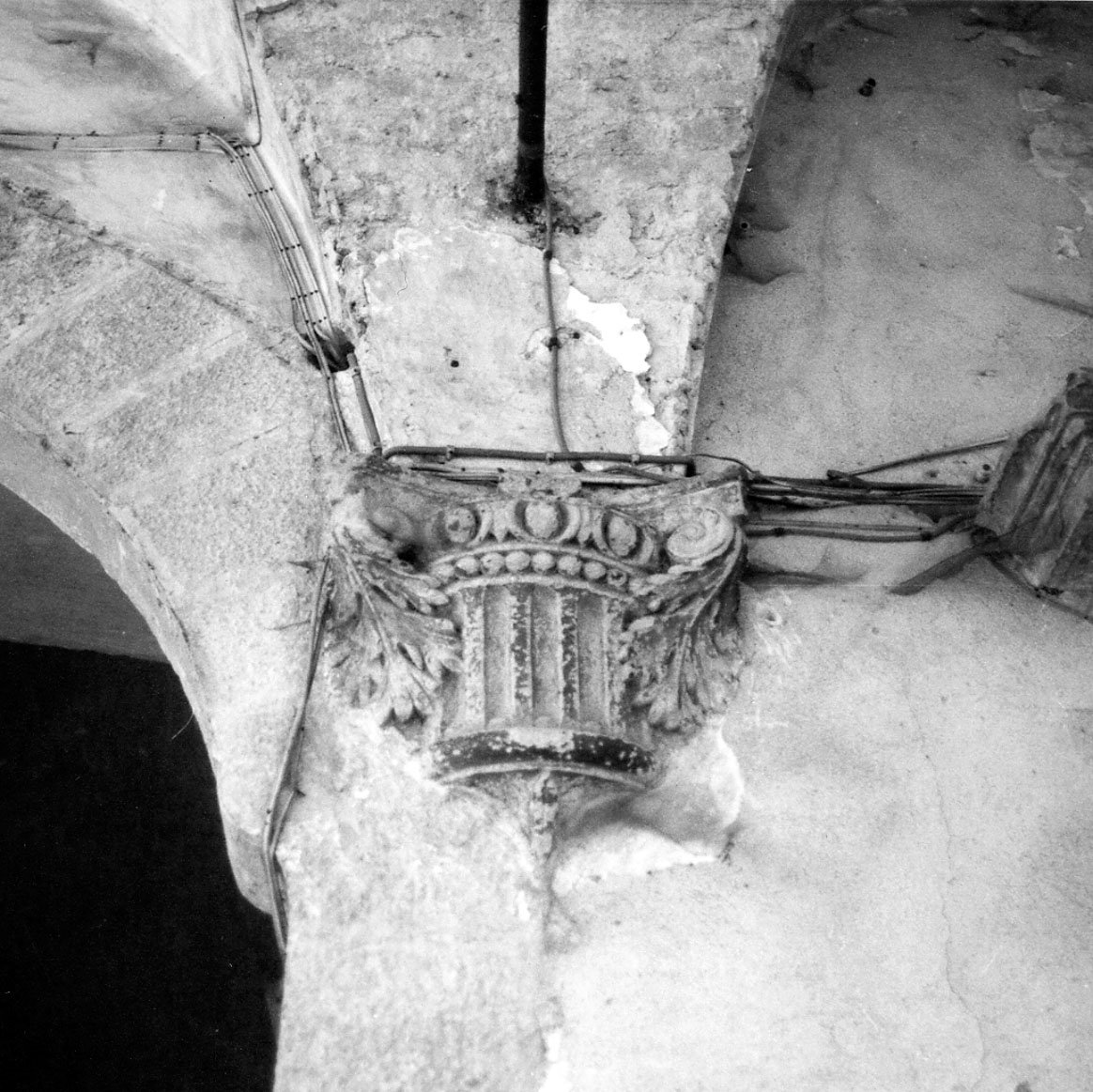 capitello composito - bottega toscana (sec. XVI)