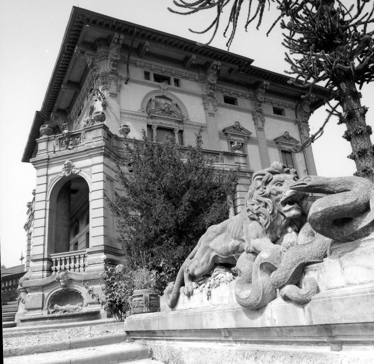 inginocchiatoio - bottega toscana (sec. XVIII)