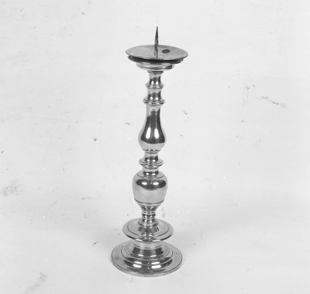 candeliere, serie - bottega toscana (fine/inizio secc. XVII/ XVIII)