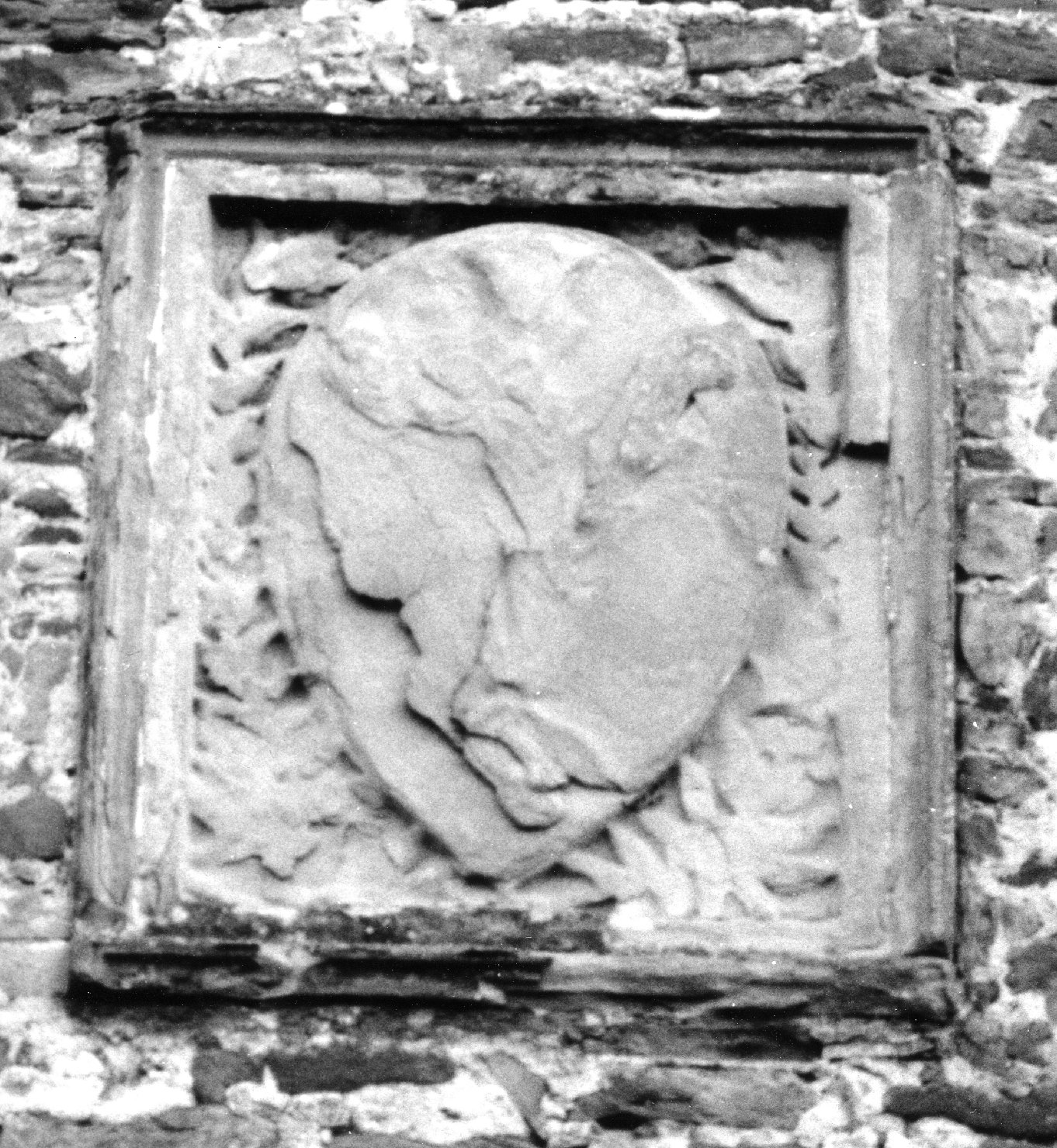 Simone di Ser Piero della Fioraia, stemma (rilievo, opera isolata) - bottega toscana (sec. XV)