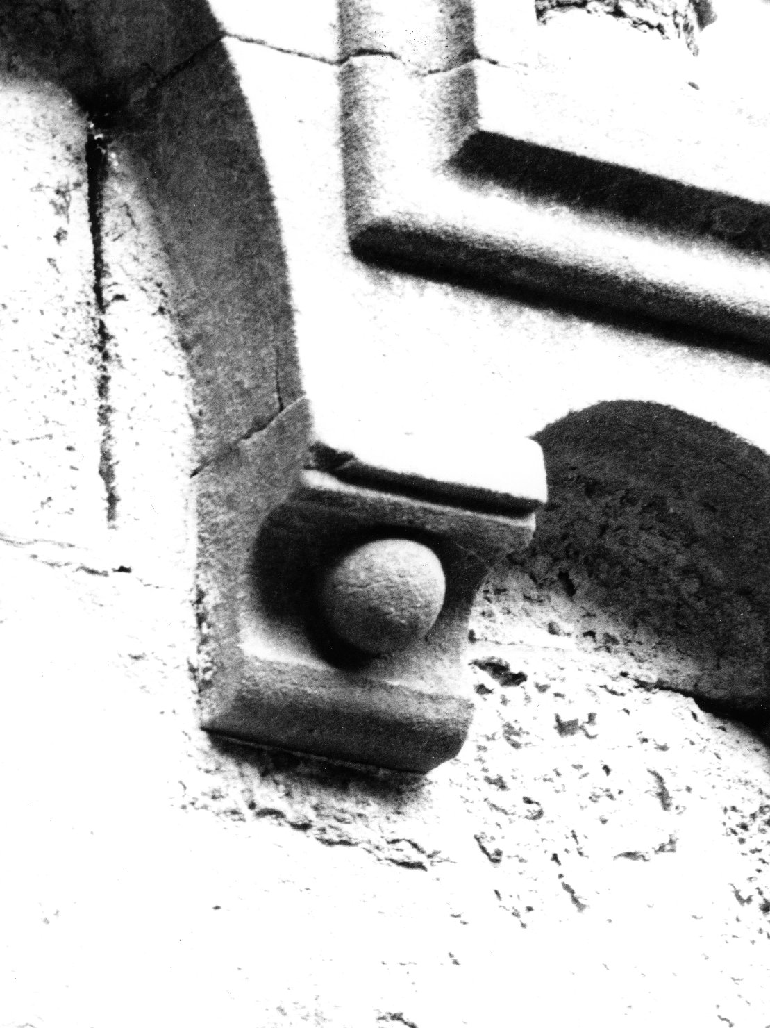 mensola, serie - bottega aretina (secondo quarto sec. XX)