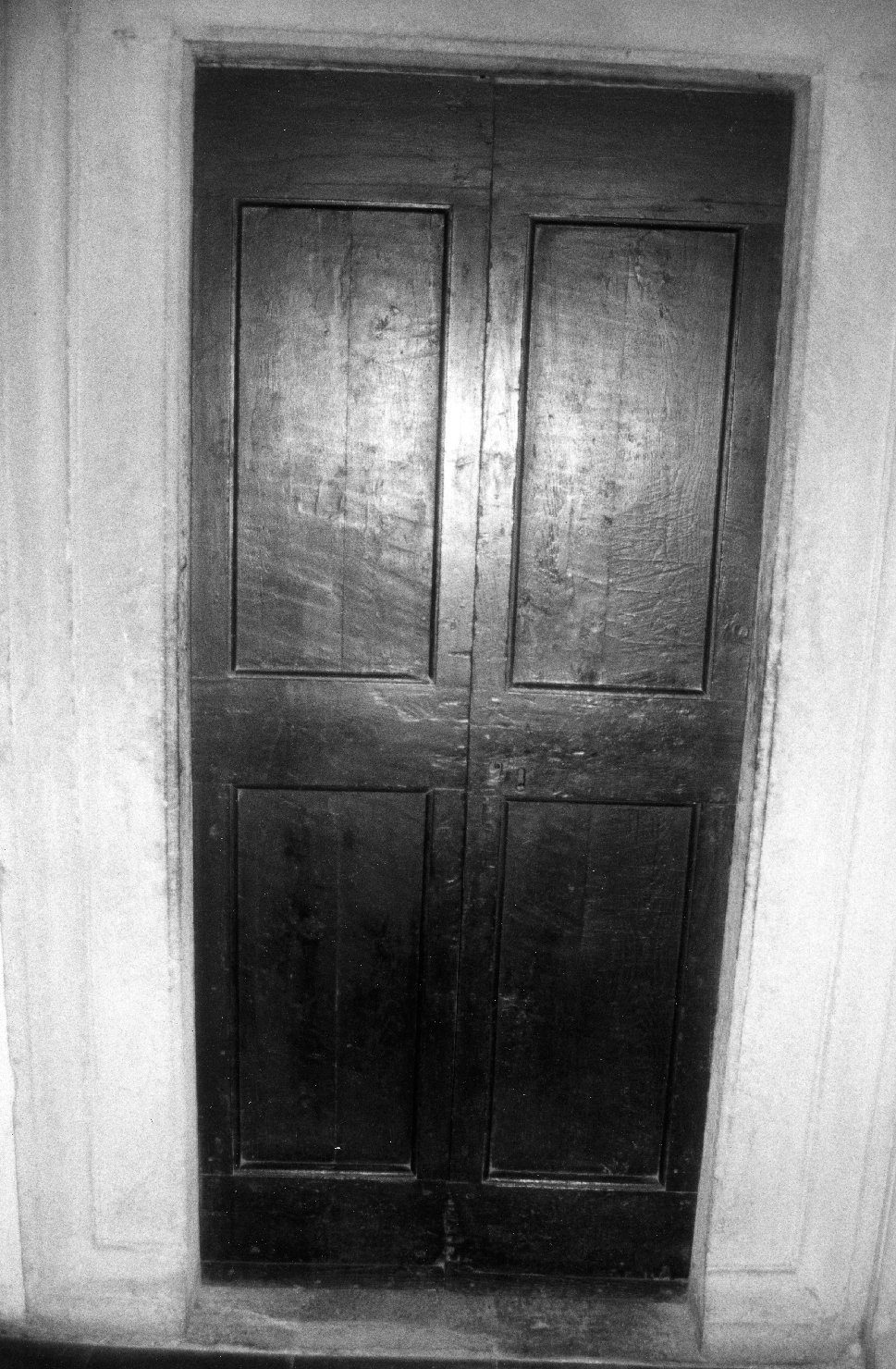 porta - a due battenti - bottega aretina (fine/inizio secc. XVI/ XVII)