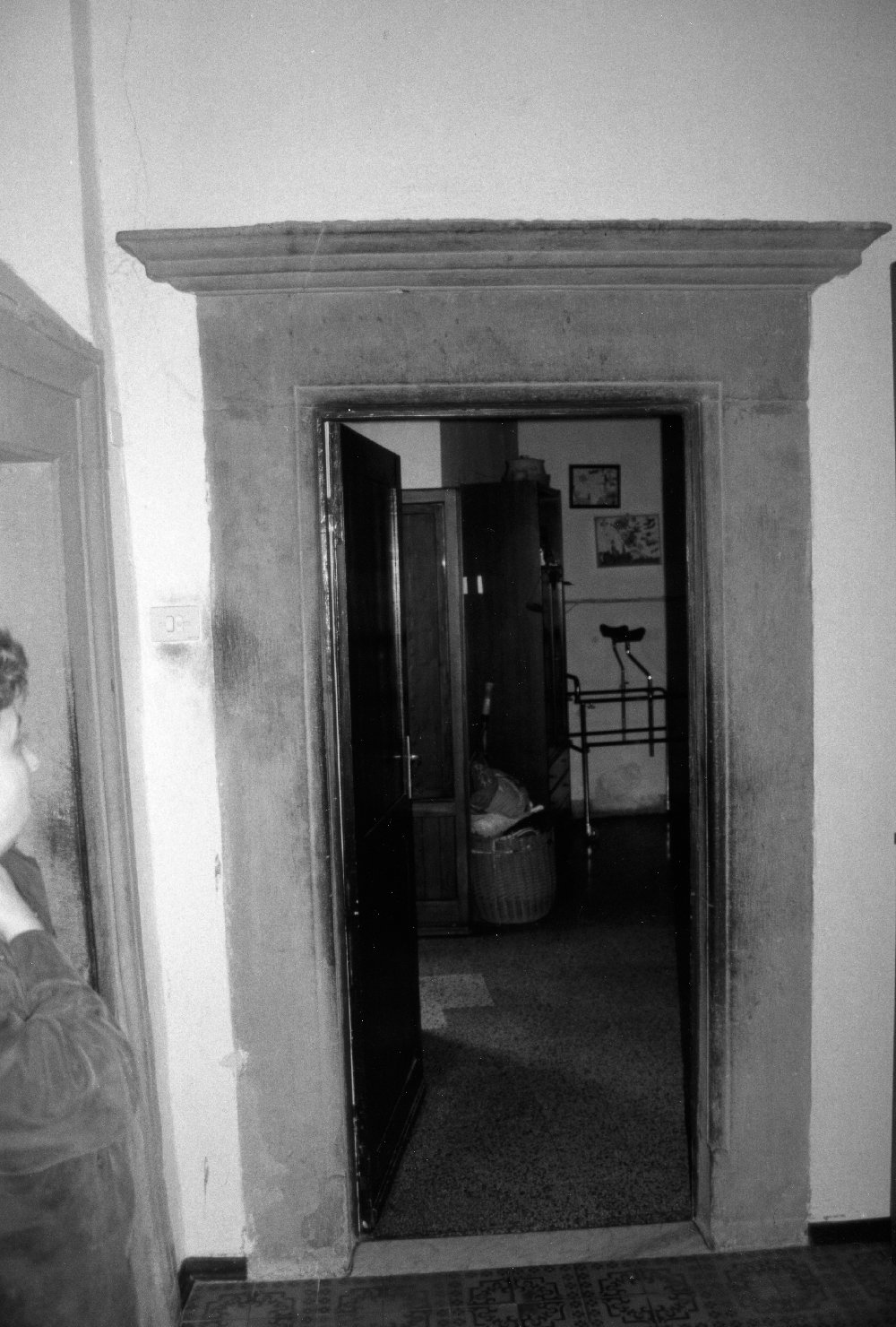 portale architravato - bottega aretina (fine/inizio secc. XV/ XVI)