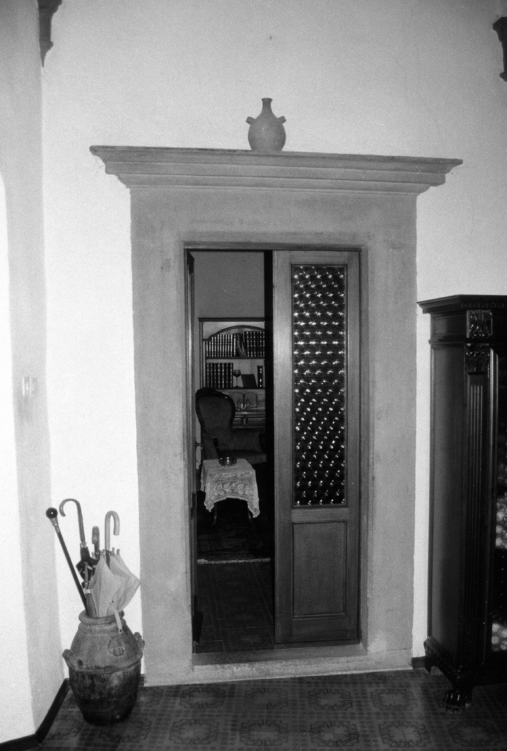 portale architravato - bottega aretina (fine/inizio secc. XV/ XVI)