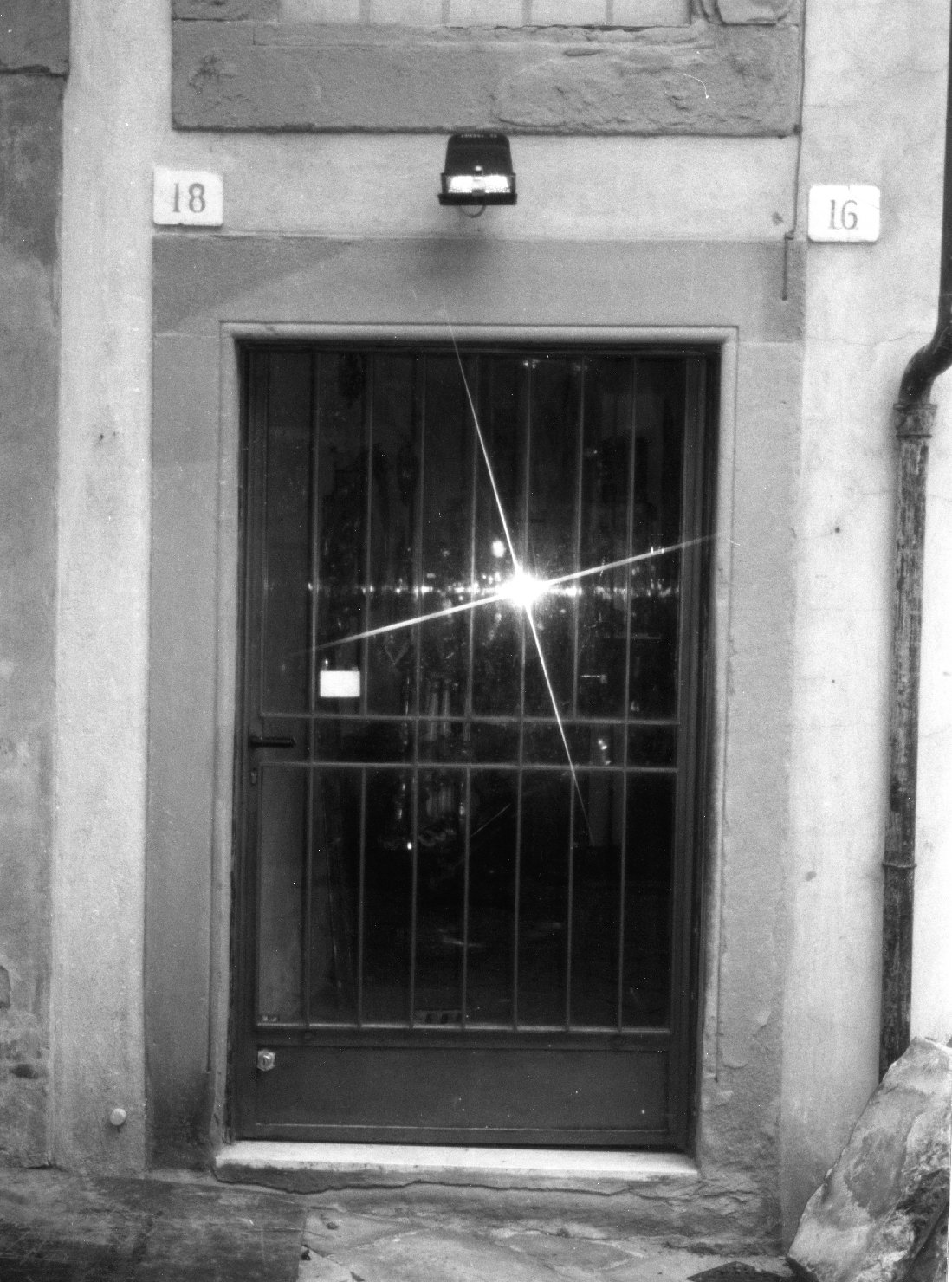 portale architravato - bottega aretina (sec. XX)