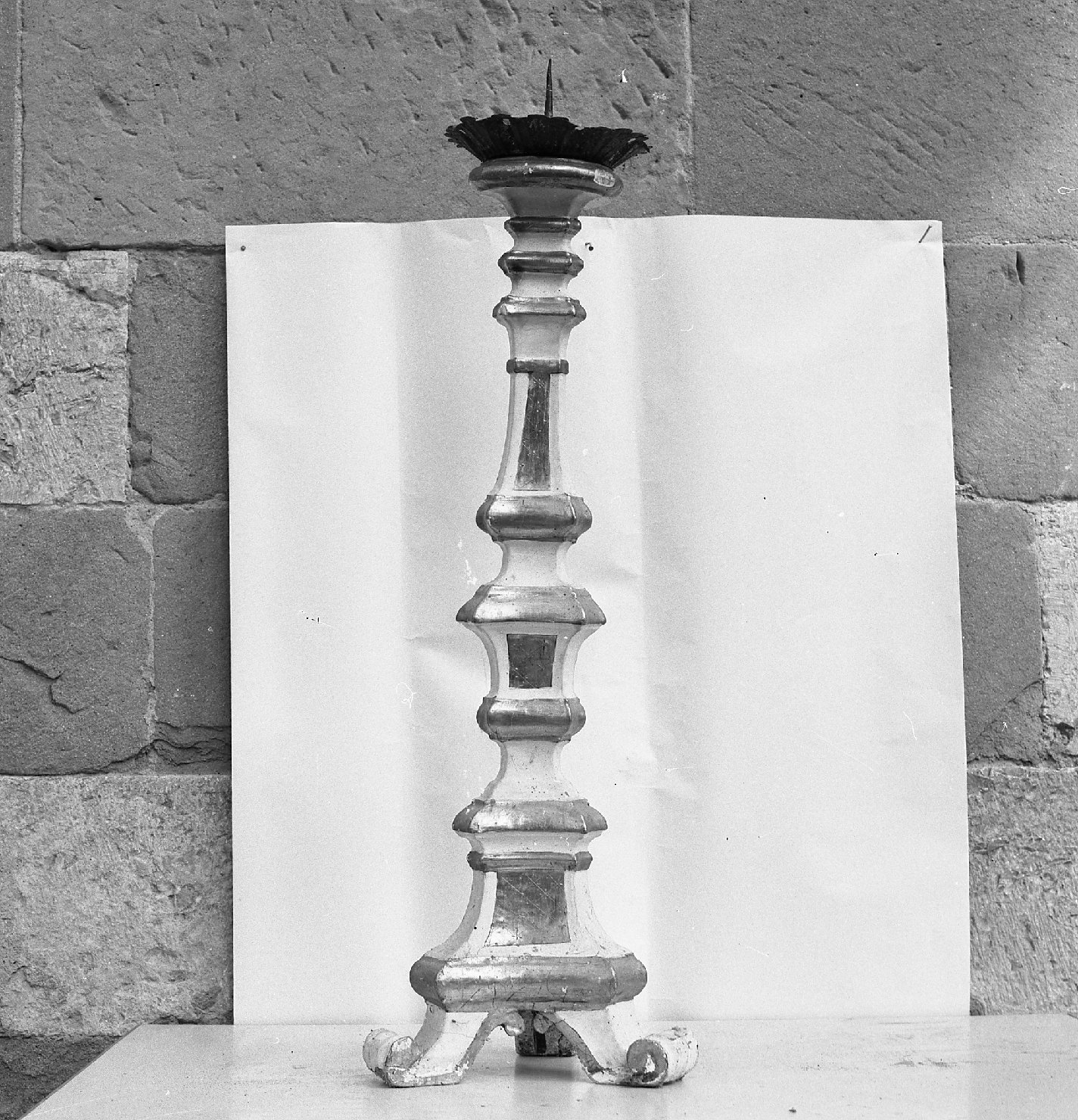 candeliere, serie - bottega aretina (sec. XVIII)