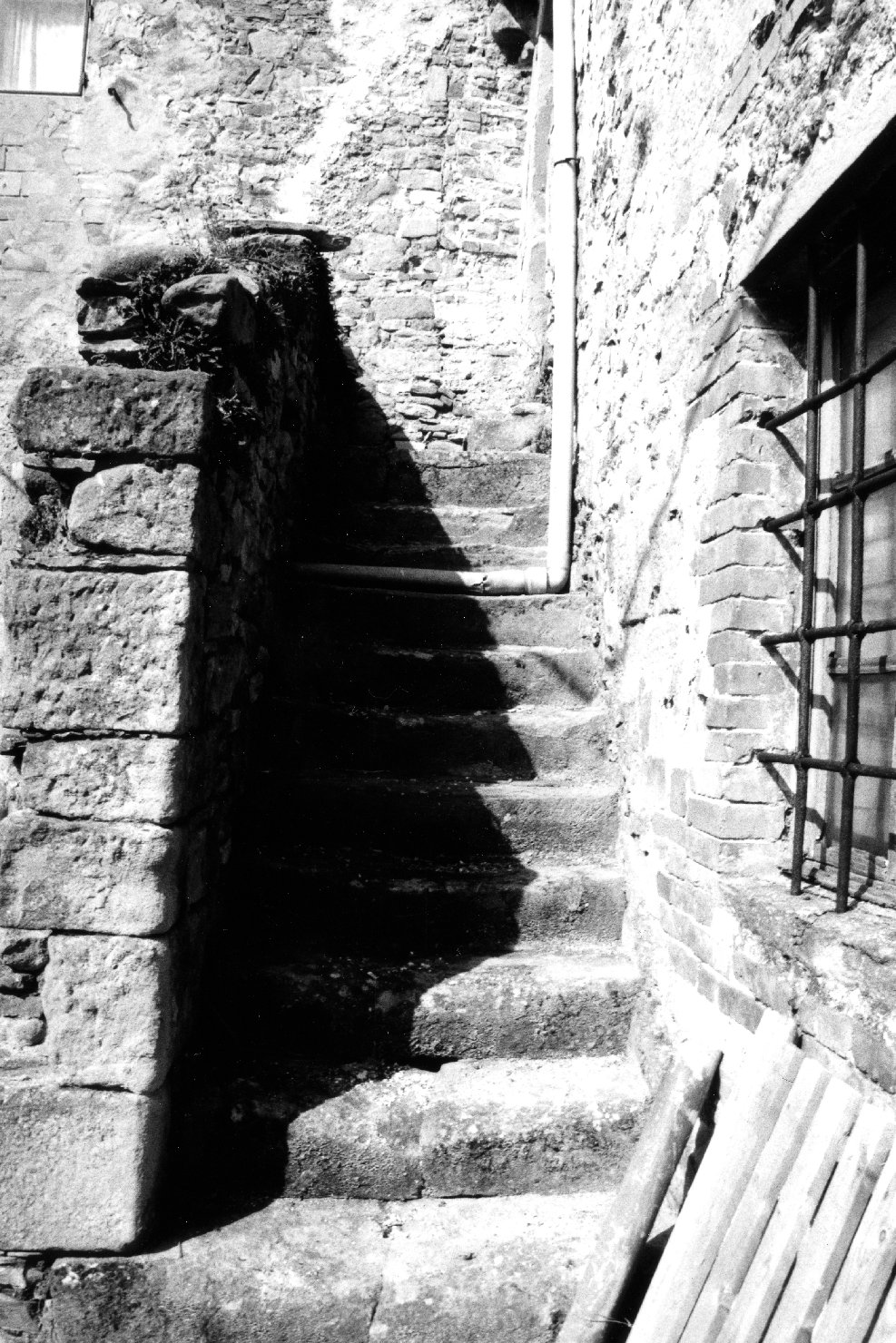 scala, opera isolata - manifattura aretina (fine/inizio secc. XVI/ XVII)