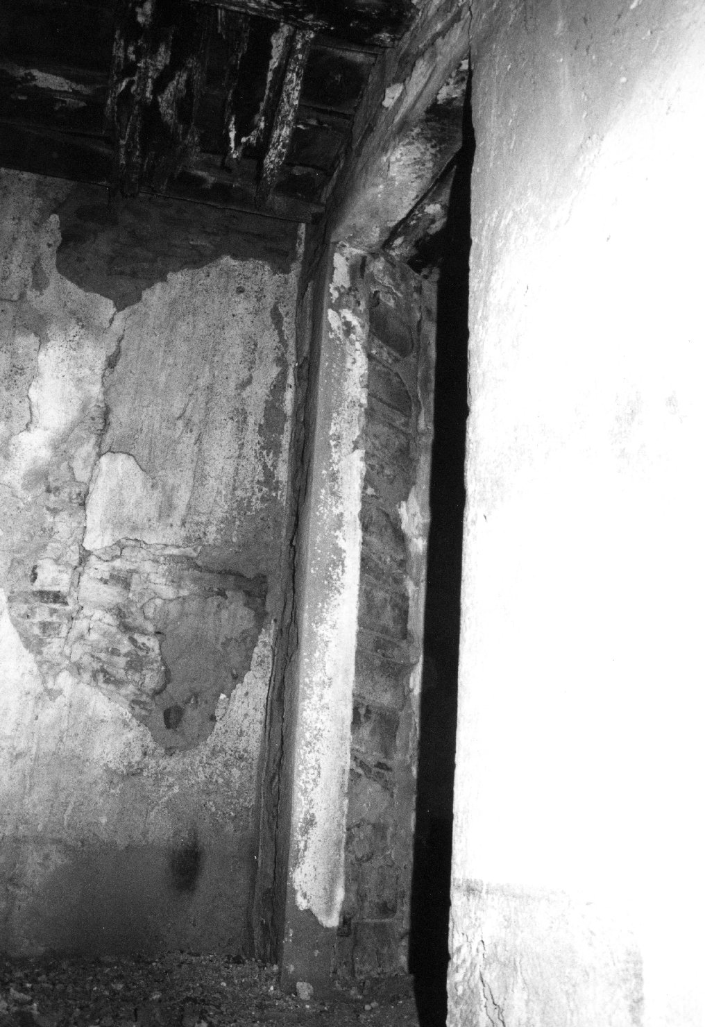 mostra di porta, opera isolata - manifattura aretina (fine/inizio secc. XVI/ XVII)