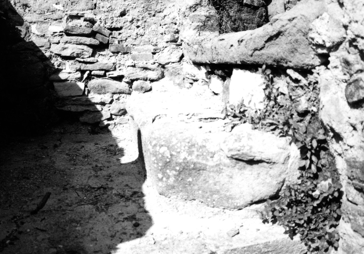 gradino, opera isolata - manifattura aretina (fine/inizio secc. XVI/ XVII)