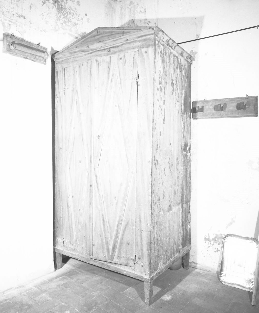 armadio - bottega aretina (fine/inizio secc. XVIII/ XIX)