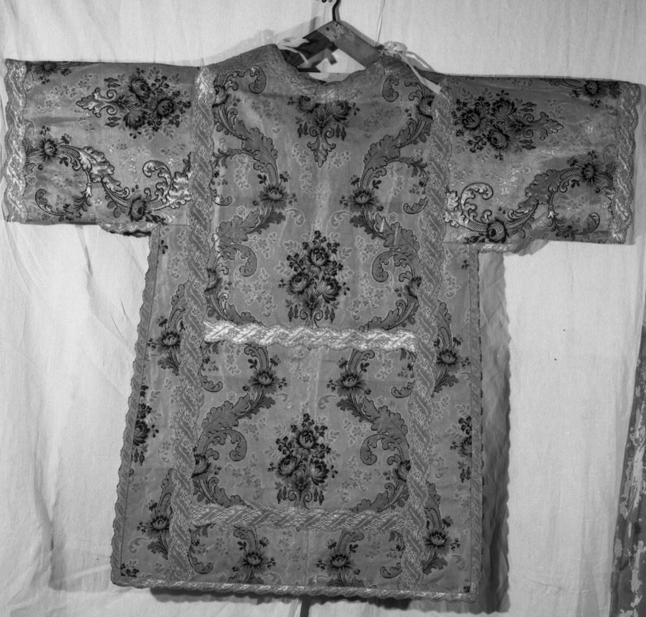 tunicella - manifattura italiana (sec. XVIII)