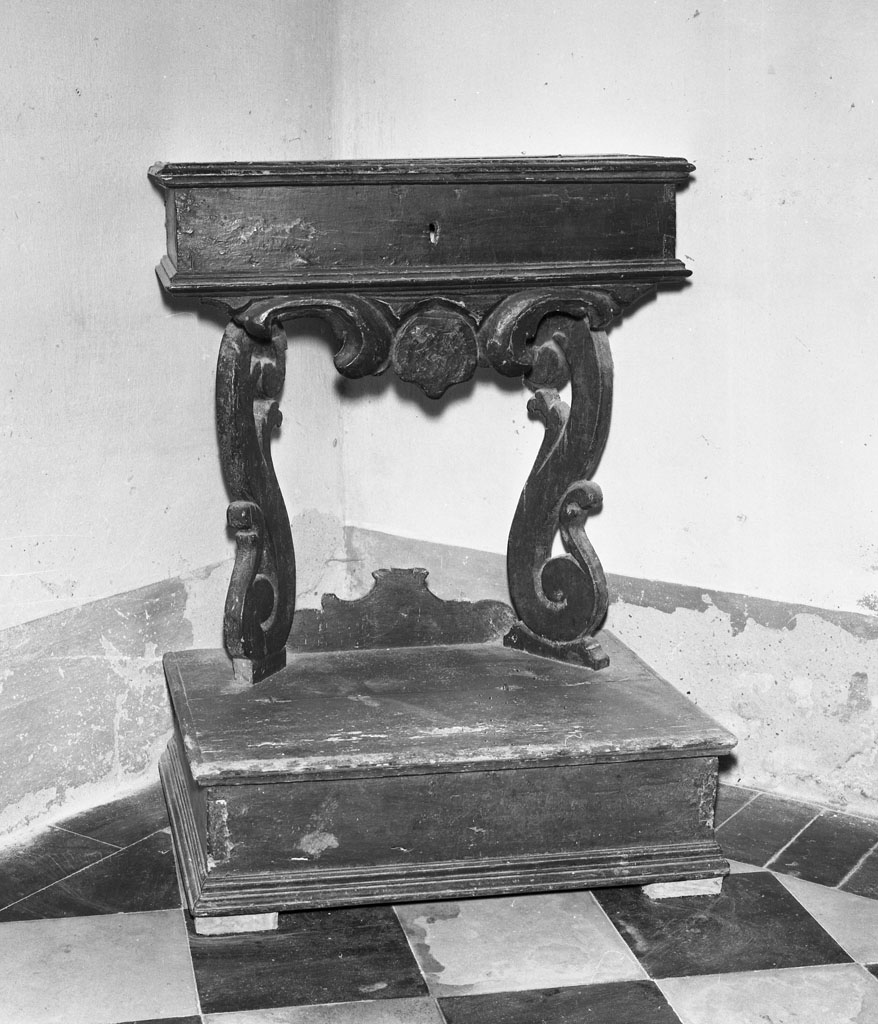 inginocchiatoio - a lira, opera isolata - bottega toscana (inizio sec. XVIII)