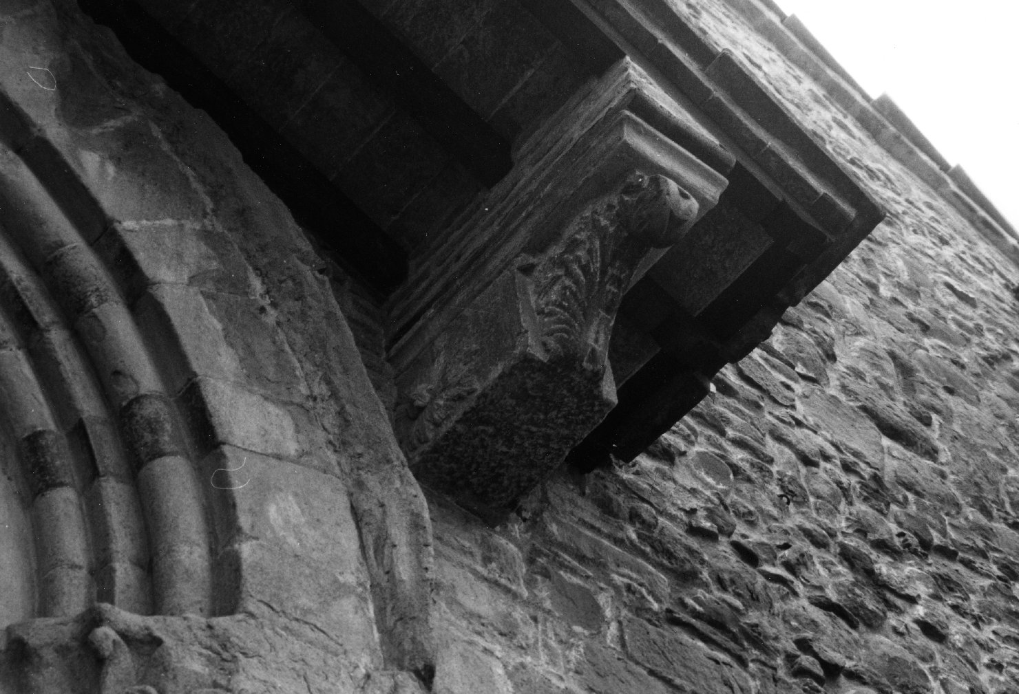 mensola - bottega toscana (fine/inizio secc. XV/ XVI)