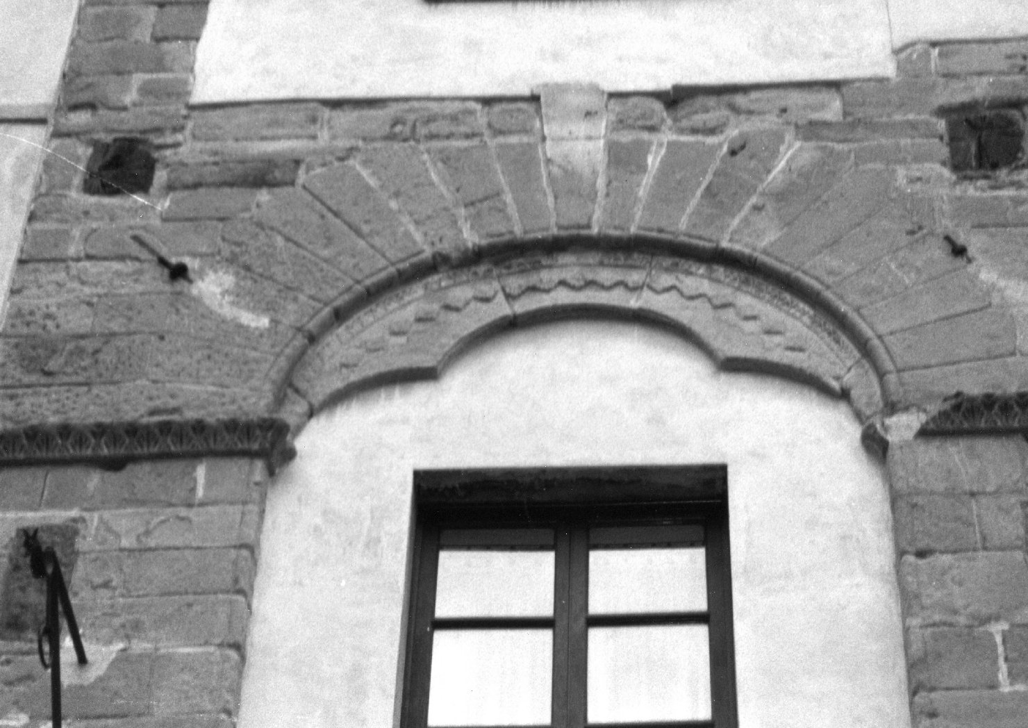 finestra, serie - bottega toscana (sec. XIII)