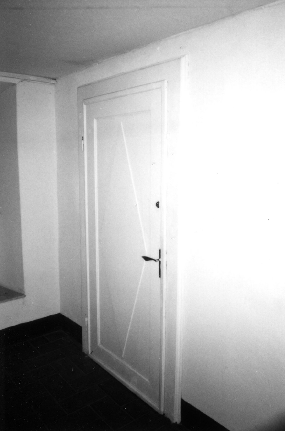 porta - ad un battente - bottega toscana (primo quarto sec. XX)