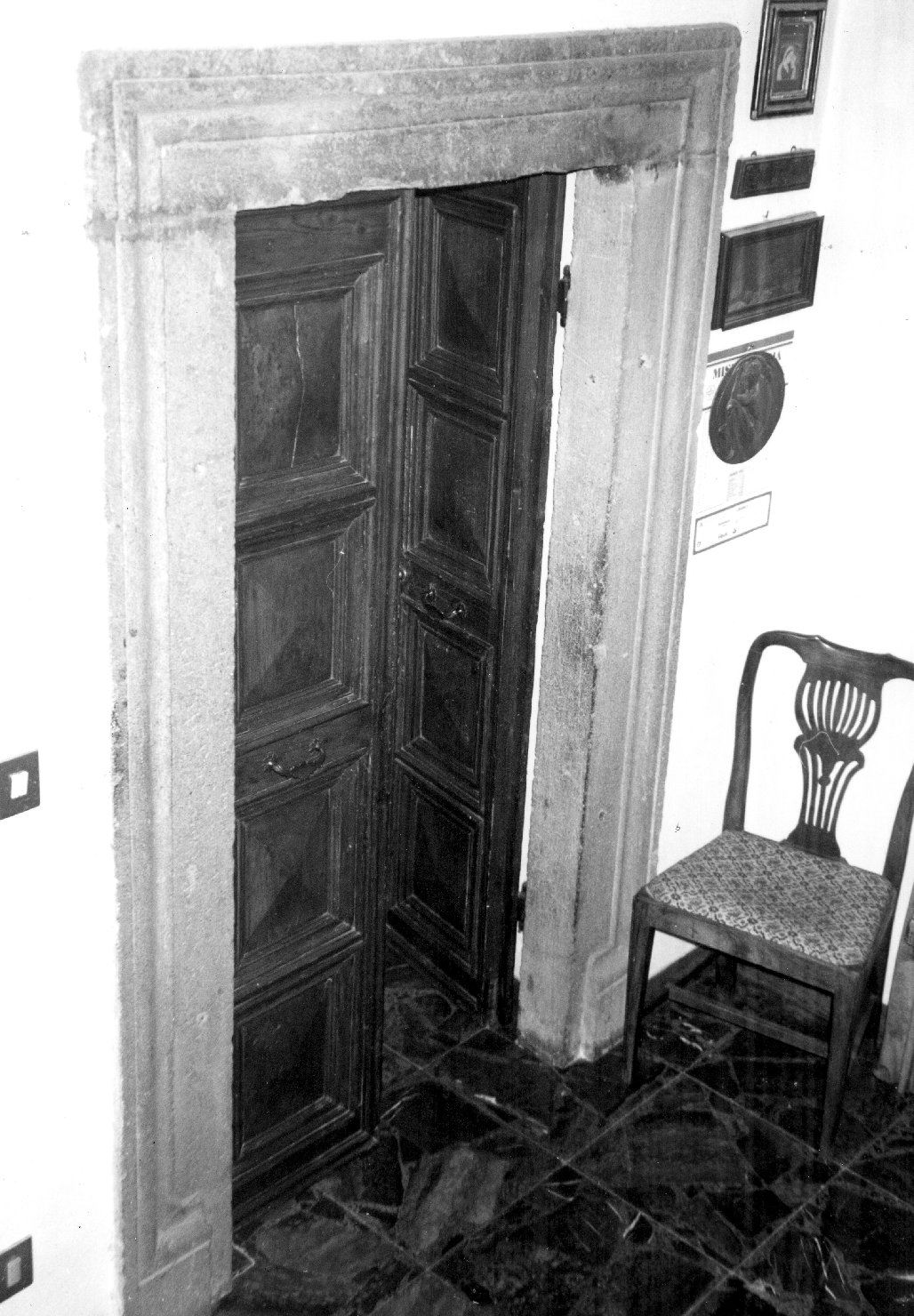 portale architravato, serie - ambito toscano (sec. XV)