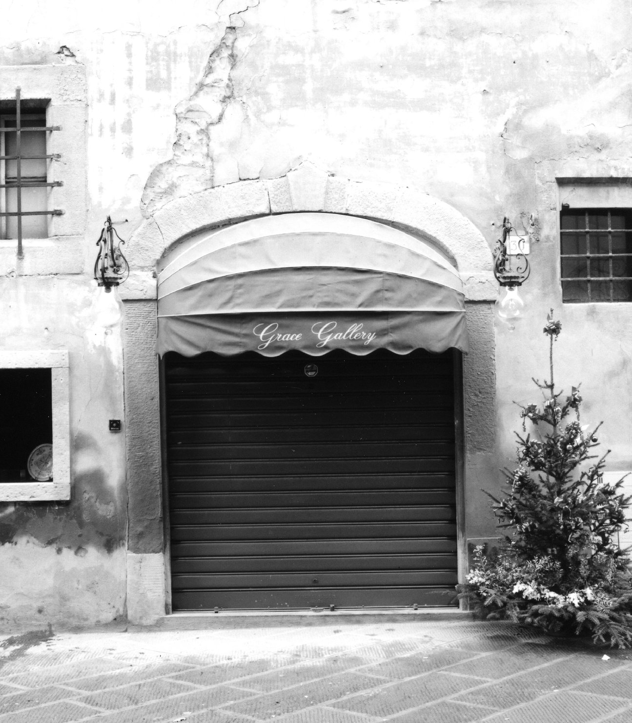 portale - ad arco ribassato - bottega toscana (fine/inizio secc. XVII/ XVIII)