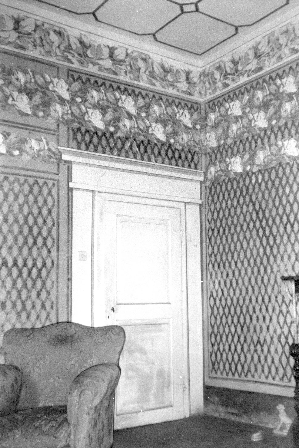 motivi decorativi geometrici e vegetali (decorazione pittorica, complesso decorativo) - bottega aretina (primo quarto sec. XX)