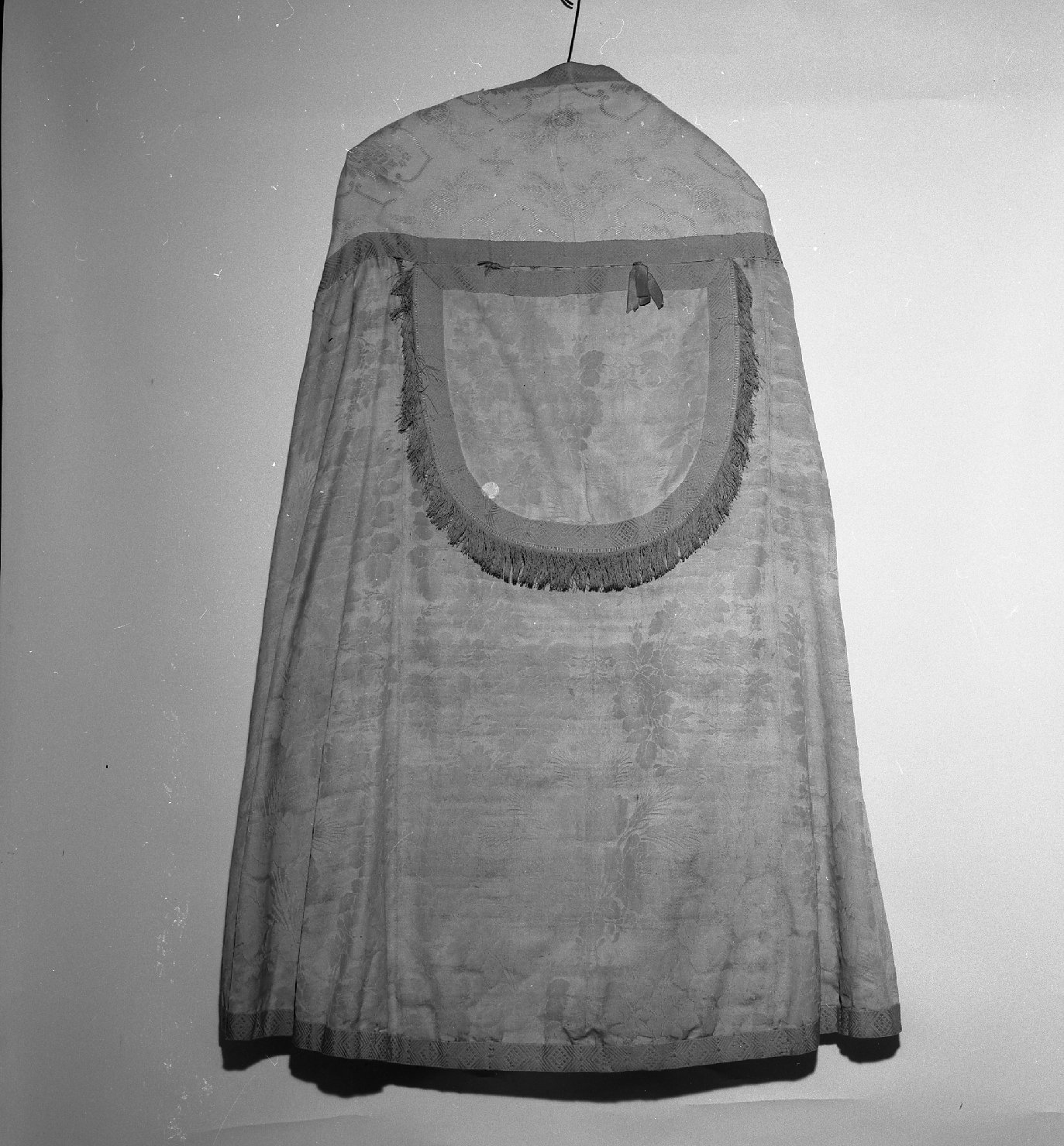 piviale - bottega toscana (fine/inizio secc. XVII/ XVIII)