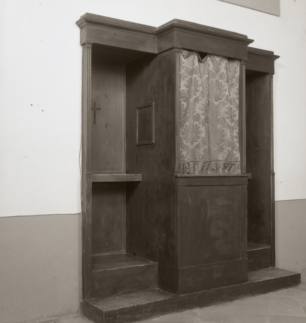 confessionale, serie - produzione toscana (prima metà sec. XX)