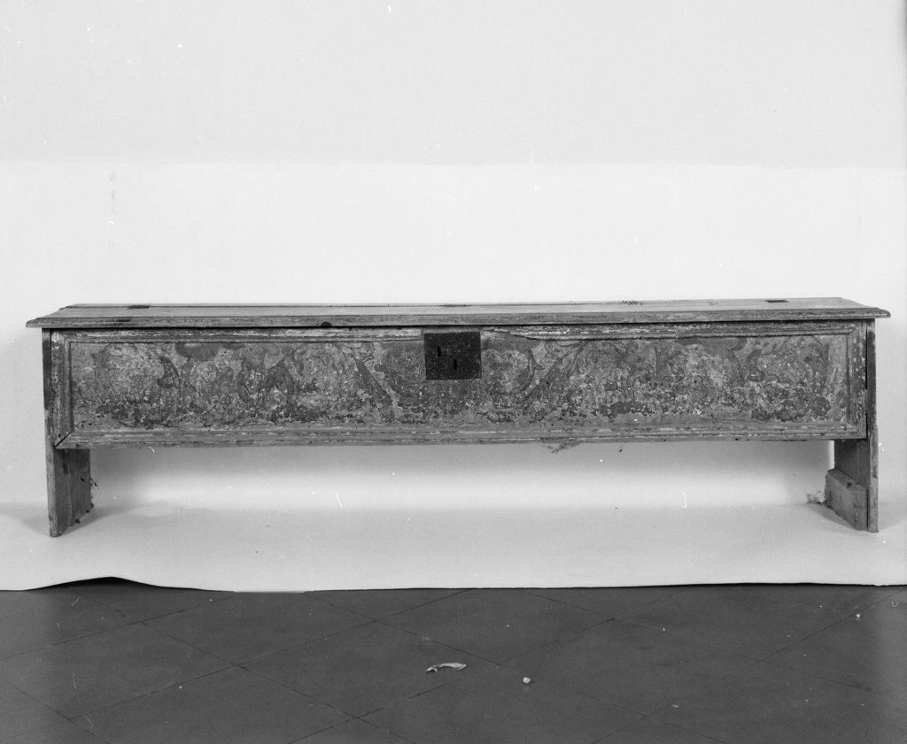 motivi decorativi a girali vegetali (panca) - bottega toscana (seconda metà sec. XIX)