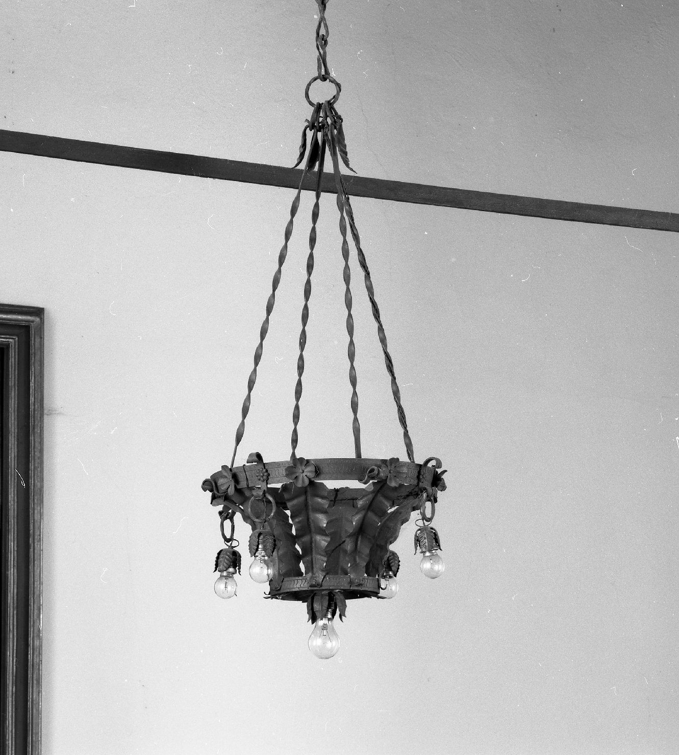 lampadario - produzione toscana (sec. XX)