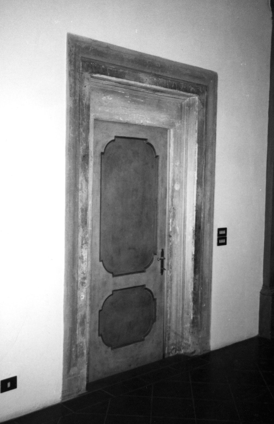 portale architravato, serie - bottega toscana (sec. XVI)