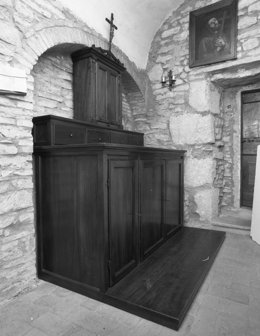 mobile da sacrestia con alzata - bottega toscana (ultimo quarto sec. XVIII)