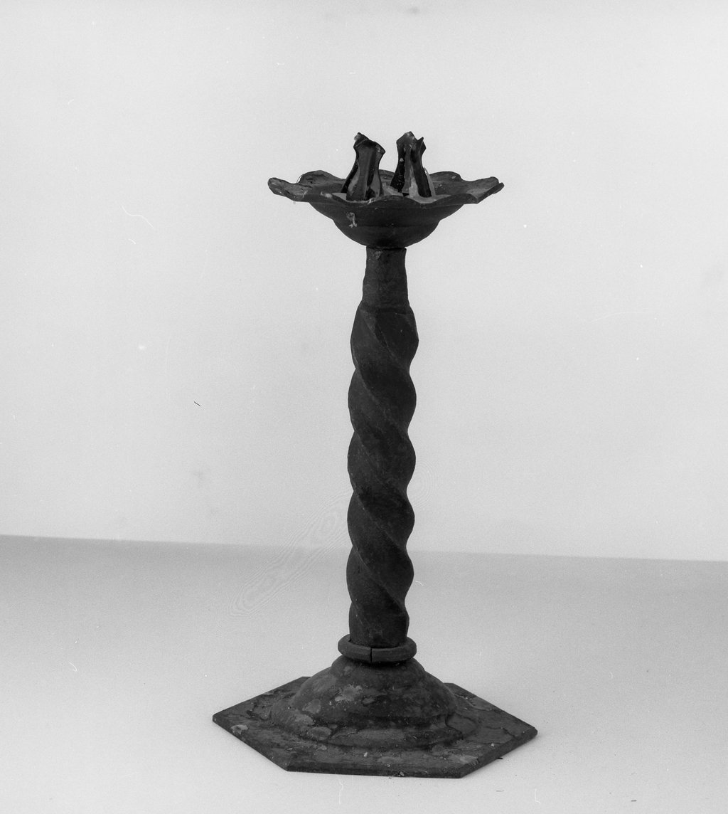 candelabro, serie - produzione toscana (ultimo quarto sec. XIX)