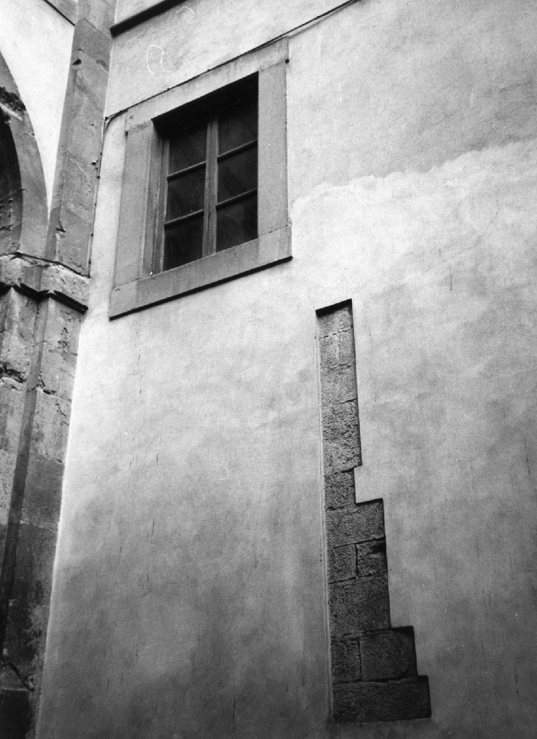 stipite, frammento - bottega toscana (sec. XIV)